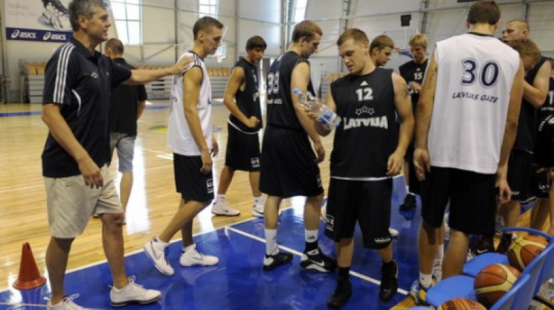 Latvijas basketbola izlase 
Foto: Romāns Kokšarovs, Sporta Avīze, f64