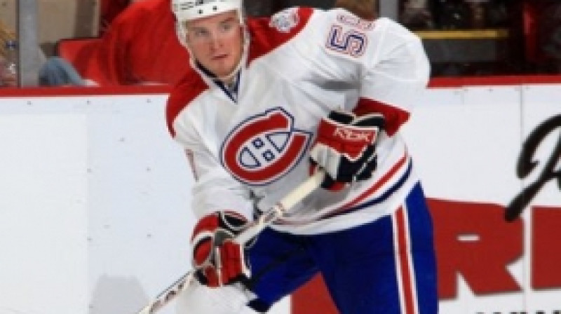 Broks Troters aizpērn uz ar divām spēlēm bija  "Canadiens"  kreklā NHL.
Foto:letsgodu.blogspot.com