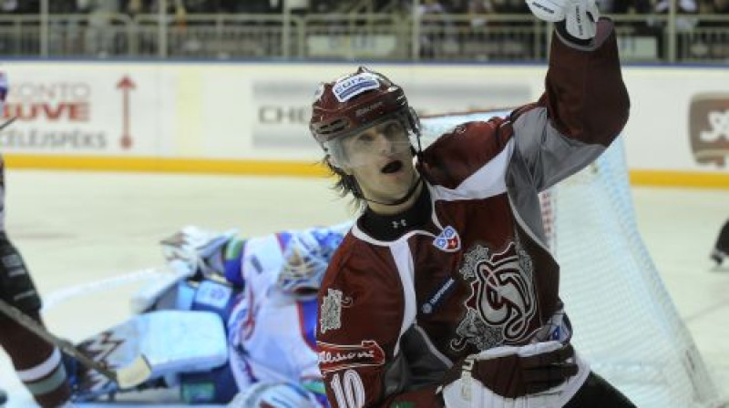 Lauris Dārziņš guva pirmo ''hat trick'' ''Dinamo'' rindās
Foto: Romāns Kokšarovs, Sporta Avīze, f64