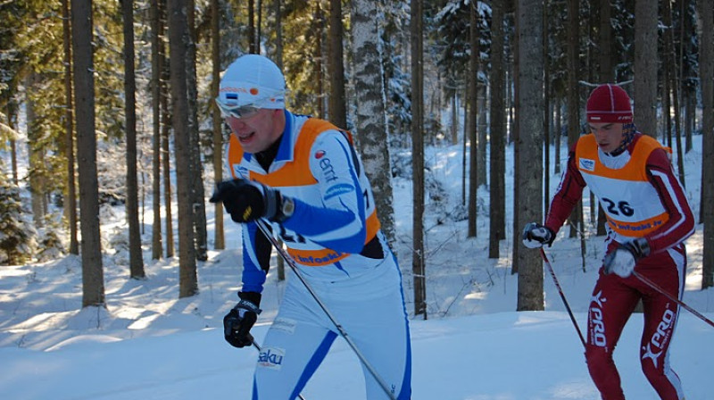 Arvis Liepiņš bija labākais no mūsējiem, bet igauņi šoreiz bija tālāk priekšā nekā Vahurs Teppans šajā bildē Priekuļos FIS sacensībās. Foto: Inguna Eglīte