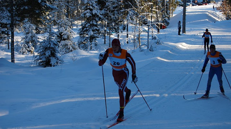 Arvis Liepiņš pēc sprinta ir priecīgs un cer labi nostartēt duatlonā, kur pagājušajā čempionātā junioros viņam bija labākais rezultāts. Foto:Inguna Eglīte