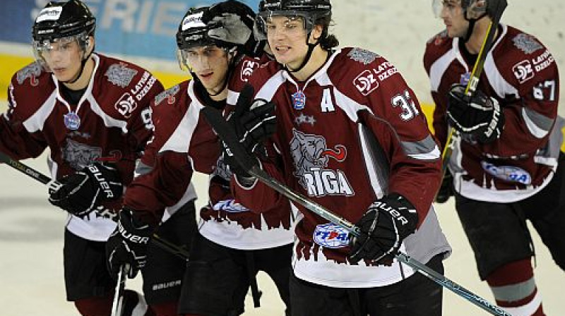 "Rīgas" hokejisti
Foto: Romāns Kokšarovs, Sporta Avīze, f64
