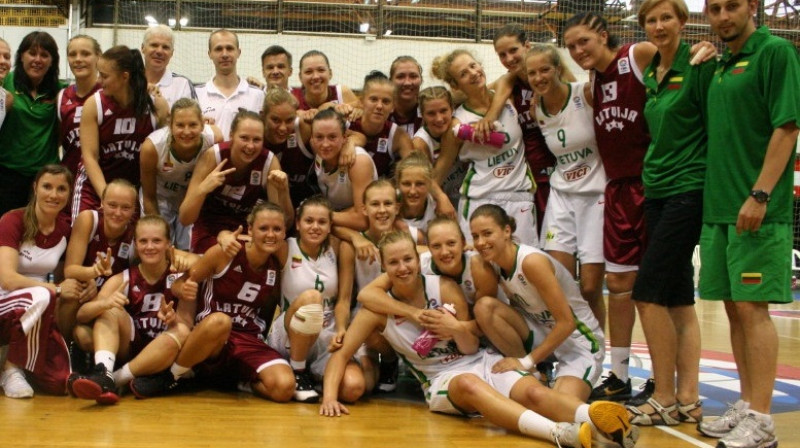 Latvijas un Lietuvas U20 sieviešu basketbola valstsvienības
Foto: www.womensbasketball-in-france.com