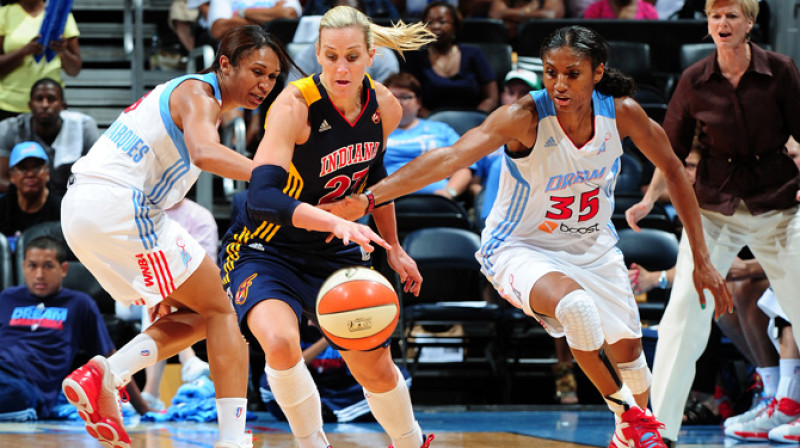 Austrumu finālā "Atlanta Dream" pret "Indiana Fever"
Foto: www.wnba.com Scott Cunningham/NBAE/Getty Images