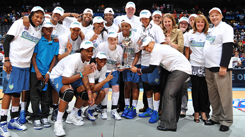 "Minnesota Lynx" basketbolistes 2011. gada oktobrī pirmo reizi uzvarēja WNBA čempionātā
Foto: www.wnba.com