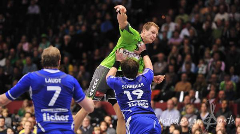 Aivis Jurdžs guva 4 vārtus, taču uzvara 2 s pirms beigām tika izlaista no rokām... 
Foto: handball-hannover.de