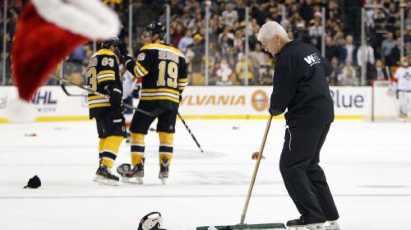 Breds Maršāns nupat guvis "hat trick". Darbs "TD Garden" personālam...
Foto: AP/Scanpix