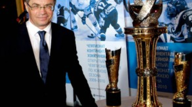 KHL prezidenta Aleksandra Medvedeva iecere iesaistīt KHL labākos citu Eiropas hokeja lielvalstu hokeja klubus laikam sāk apsīkt...
Foto: www.khl.ru.