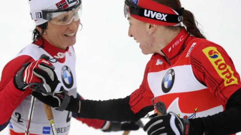 Marita Bjergena un Justina Kovaļčika
Foto: AFP/Scanpix