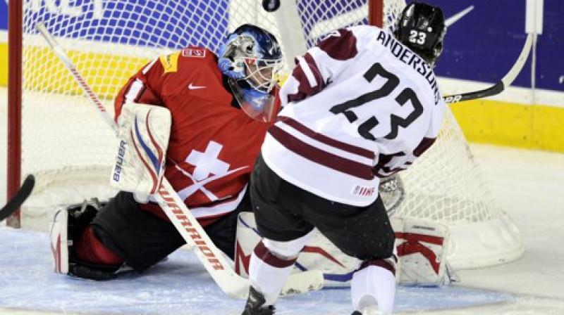 Latvijas komandai pirmos vārtus guva Toms Andersons (attēlā)
Foto: STRINGER/CANADA/REUTERS