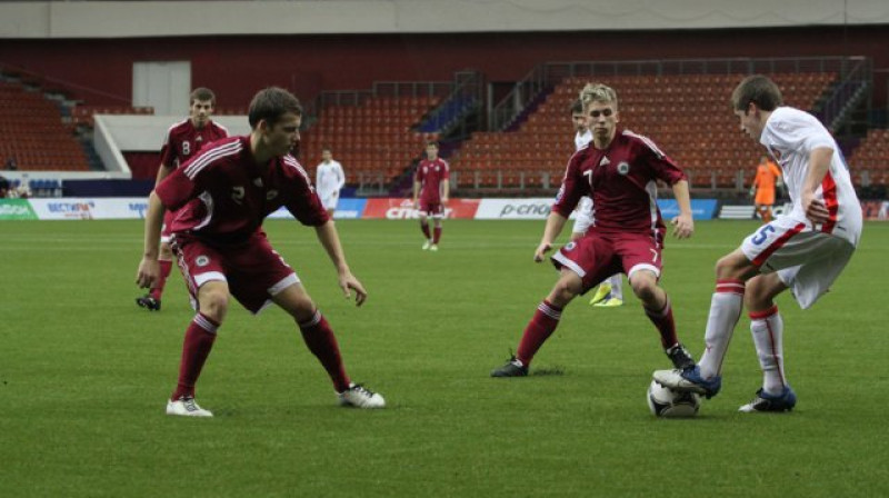 Latvijas futbolisti cīņā pret čehiem 
Foto: http://granatkin.com