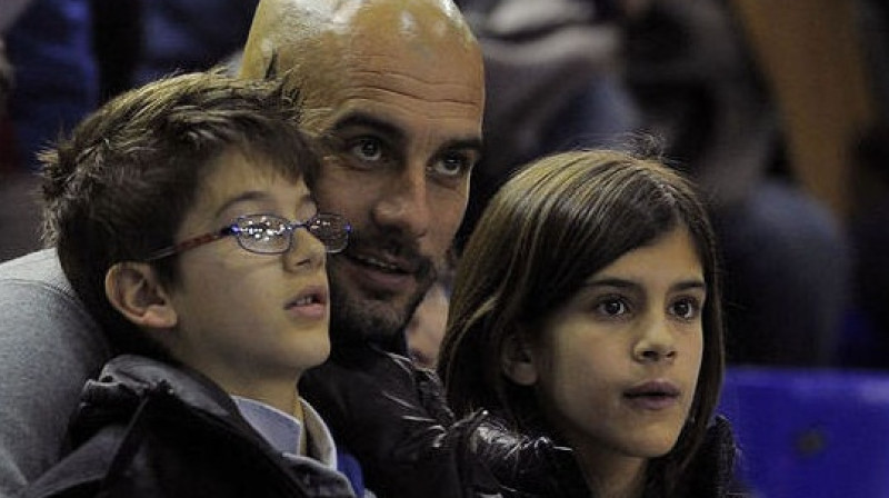 Futbola kluba "FC Barcelona" galvenais treneris Hoseps "Pepe" Gvardiola ar bērniem 2. februārī apmeklēja Eirolīgas spēli ar Kauņas "Žalgira" līdzdalību. Iespējams, ka viņš nelaidīs garām...