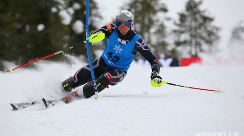 Latvijas izlases dalībnieks Mārtiņš Onskulis ar "Rossignol" slēpēm bija ātrākais starp latviešiem. Foto:Infoski.lv