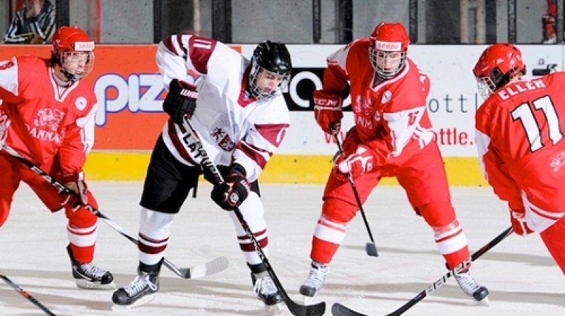 Latvijas U-18 izlase līdz ar vienu iegūto punktu  garantējusi  vietu augstākās divīzijas arī nākamajā gadā
Foto: IIHF