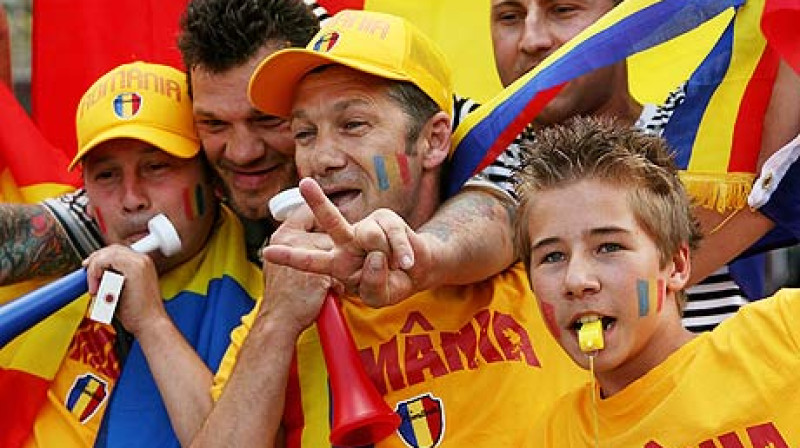 Rumānijas futbola fani
Foto: guardian.co.uk