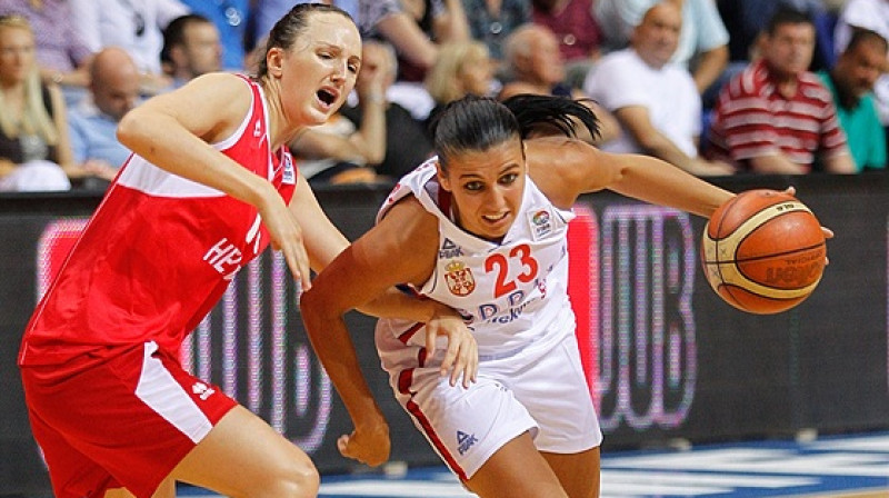 Serbijas sieviešu basketbola valstsvienībā ar #23 spēlē Ana Daboviča
Foto: Marko Metlas, www.fibaeurope.com