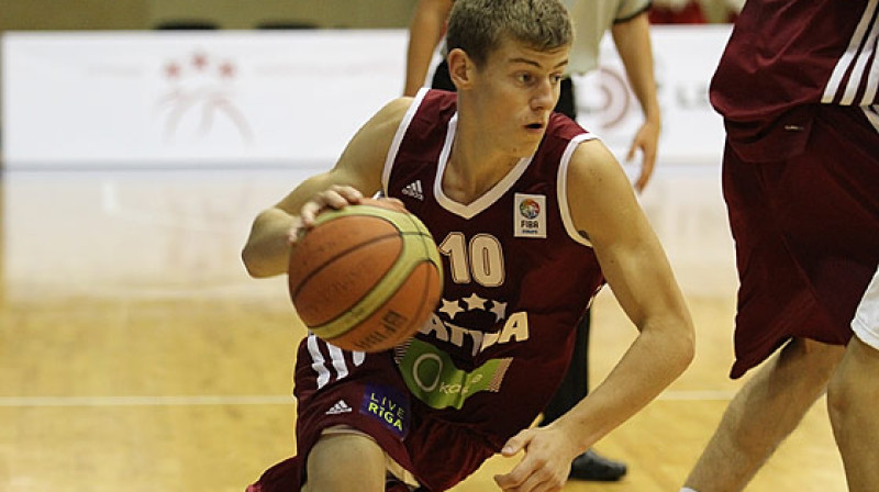 Dāvis Geks: 11 punktu Latvijas U18 izlases pārbaudes spēlē ar Turcijas junioru izlasi.
Foto: fibaeurope.com (Mārtiņš Sīlis)