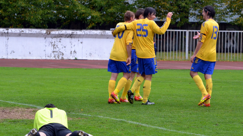 Ventspils futbolisti līksmo pēc gūtajiem ceturtajiem vārtiem
Foto: M.Jankovskis, Sportacentrs.com
