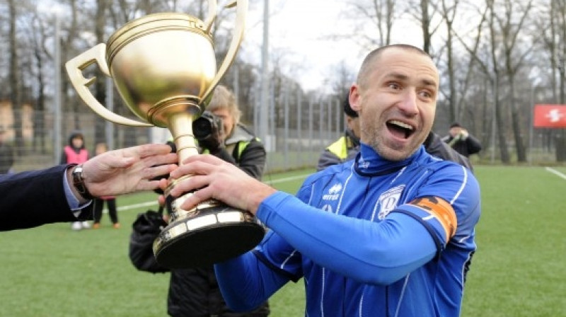 Mihails Ziziļevs 2012.gadā cēla Latvijas čempionu kausu
Foto: Romāns Kokšarovs, Sporta Avīze, f64