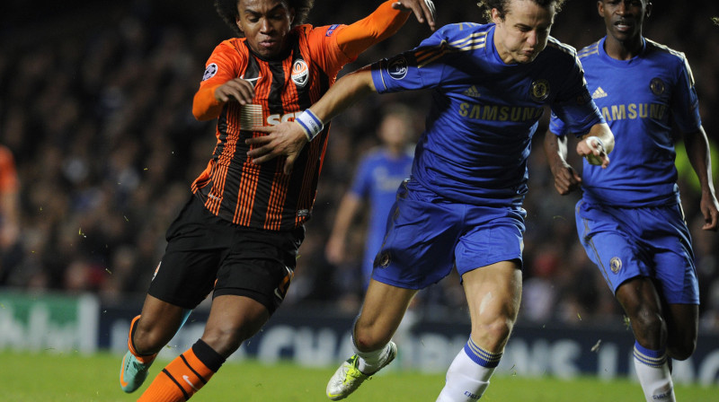 "Chelsea" un "Shakhtar" Londonas mača pēdējās minūtes pārvertās īstā kaujā, kurā veiksmīgāki izrādījās mājinieki.
Foto: AP/Scanpix