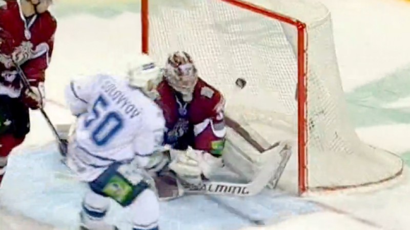 Mikaels Telkvists glābj
Foto: no KHL video