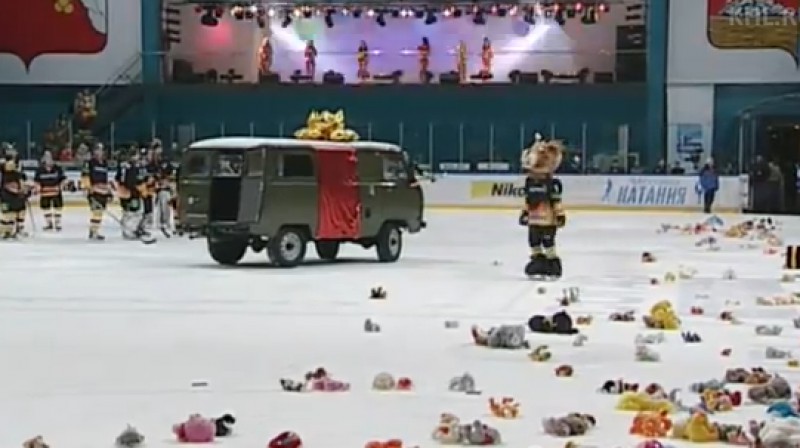 "Severstal" rūpējas par bērniem
Foto: no KHL video