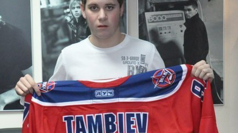 Kirils Tambijevs ar MHL izlases kreklu
Foto: mhl.khl.ru