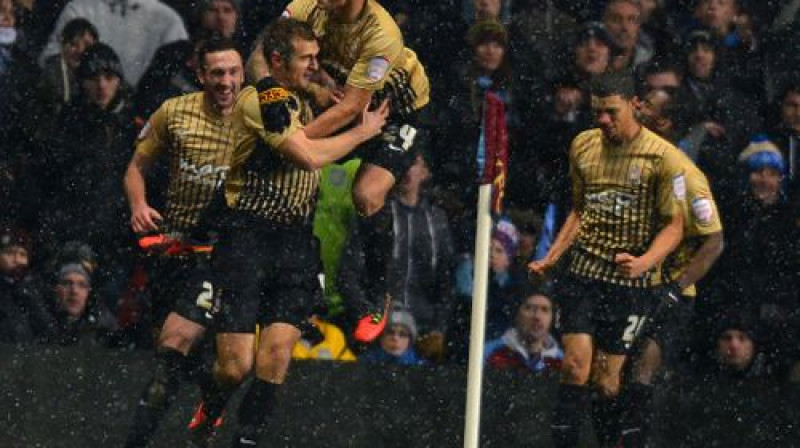 "Bradford City" līksmo pēc gūtajiem vārtiem
Foto: AFP/Scanpix