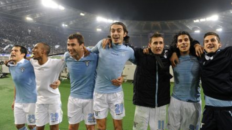 "Lazio" futbolisti priecājas par uzvaru
Foto: digitale/scanpix