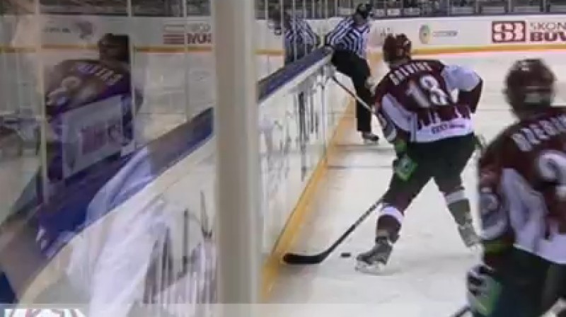Guntis Galviņš pēc paņēmiena
Foto: no KHL video