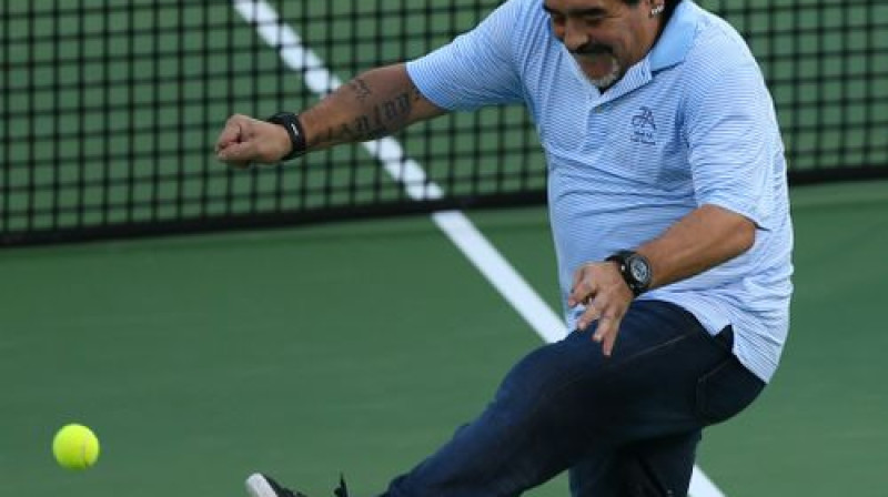 Vēl vakar Maradona izteicās, ka gribētu trenēt "Barcelona", bet šodien viņš jau tiek saistīts ar Francijas "Montpellier"
Foto: AFP/Scanpix