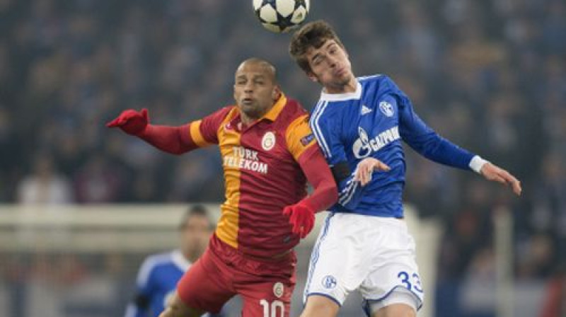 Felipe Melo un Romans Noišteters cīņā par bumbu
Foto:AP/Scanpix