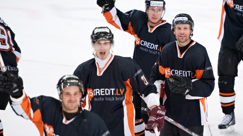 "SMScredit.lv" komandas hokejisti
Foto: Vladislavs Proškins