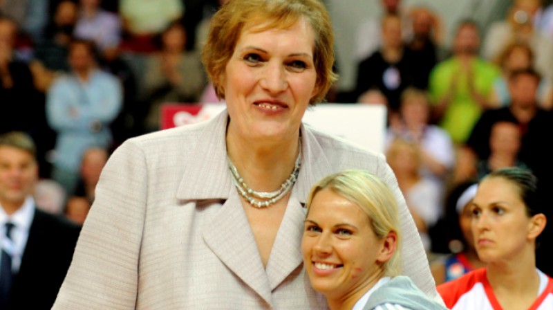 Uļjana Semjonova un Anete Jēkabsone-Žogota (2009)
Foto: Romāns Kokšarovs, Sporta Avīze, F64