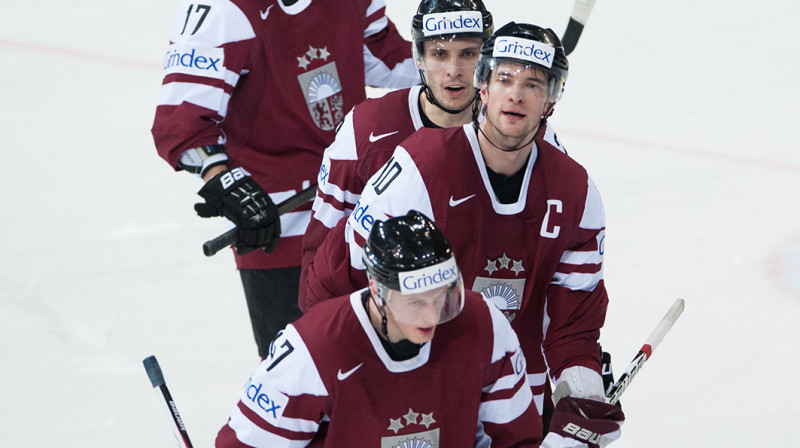 Latvijas hokeja izlase izcīna pirmo uzvaru pasaules čempionātā.
Foto: Vladislavs Proškins