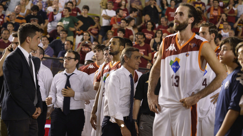 "Virtus" līderis Luidži Datome (pa labi) pēc zaudējuma finālā 
Foto: LaPresse/Scanpix