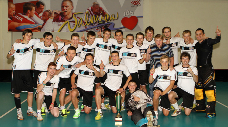 "RTU/Inspecta" ir pamats būt apmierinātiem - viņi sezonai izskatās visgatavākie.
Foto: Ritvars Raits, floorball.lv