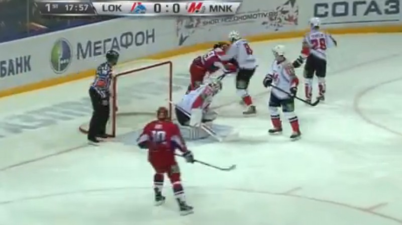 M.Rēdlihs (nr. 19) vs. A.Aksjoņenko (nr. 8)
Foto: no KHL video