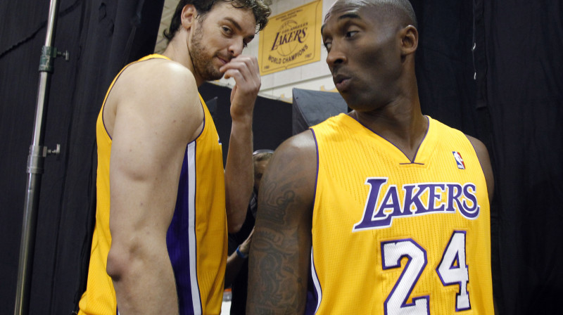 Pau Gazols un Kobe Braients - vai abi būs "Lakers" formās arī 2014. gada rudenī? 
Foto: AP/Scanpix