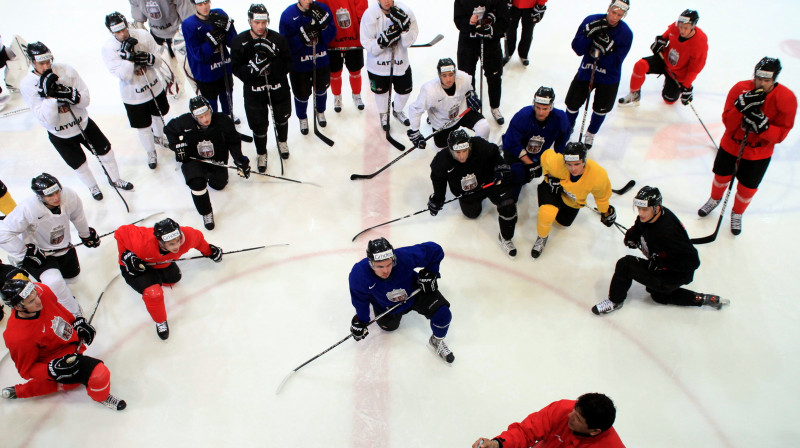 Latvijas hokeja izlase uz Somiju dosies 23 spēlētāju sastāvā
Foto: Mārtiņš Aiše