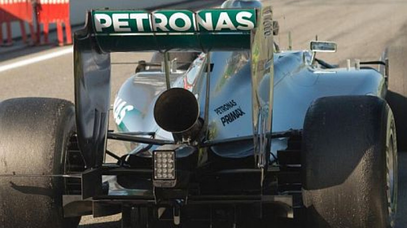 "Mercedes" mēģinājums palielināt motora skaņu
Foto: f1fanatic.co.uk