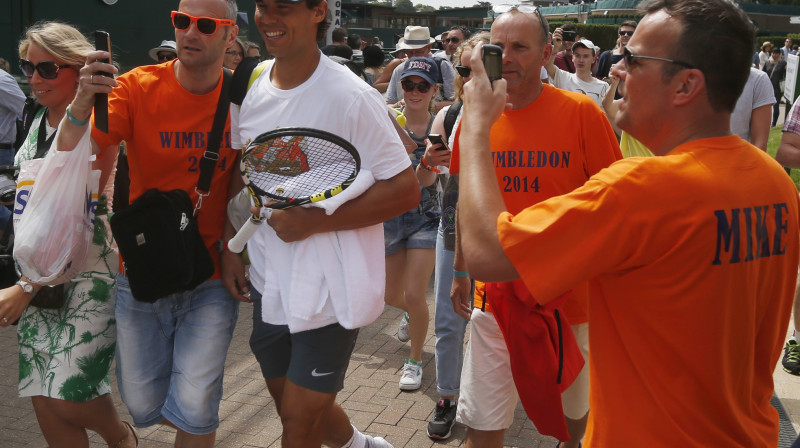 Rafaels Nadals fanu ielenkumā
Foto: AP/Scanpix