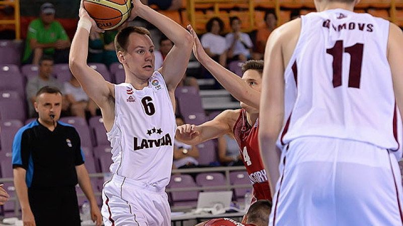 Roberts Krastiņš un U20 izlase: trešais minimālais zaudējums Eiropas čempionātā.
Foto: FIBAEurope.com