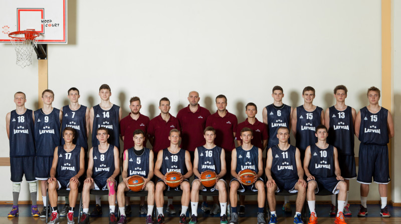 Latvijas U16 izlase: vēl divas nedēļas līdz Eiropas kadetu čempionātam.
Foto: Renārs Koris