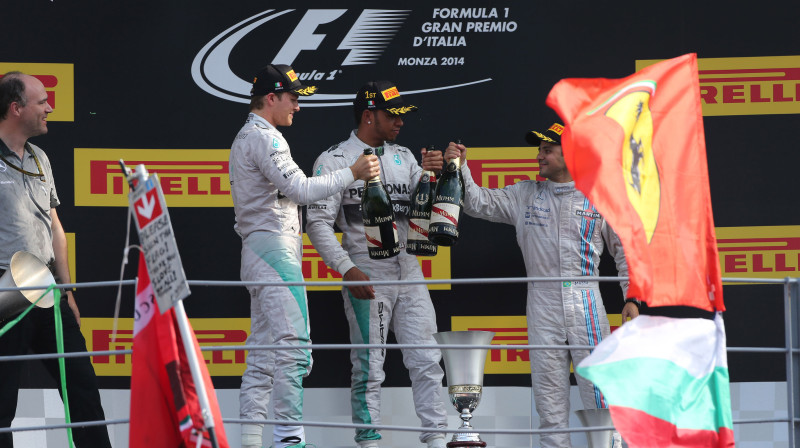 Niko Rosbergs, Luiss Hamiltons un Felipe Masa uz goda pjedestāla Itālijā 
Foto: LaPresse/Scanpix