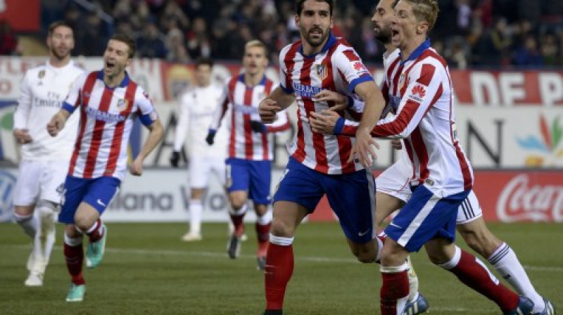 Fernando Toress apsveic Raulu Garsiju
Foto: AFP/Scanpix