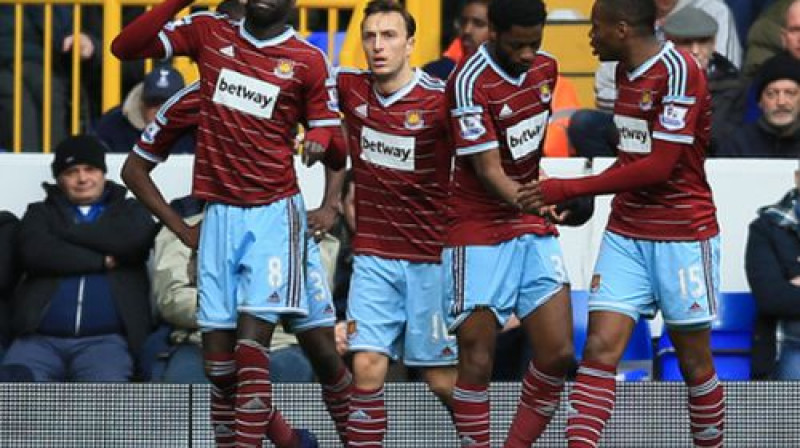 "West Ham" spēlētāji pēc vārtu guvuma
Foto: EMPICS Sport/Scanpix