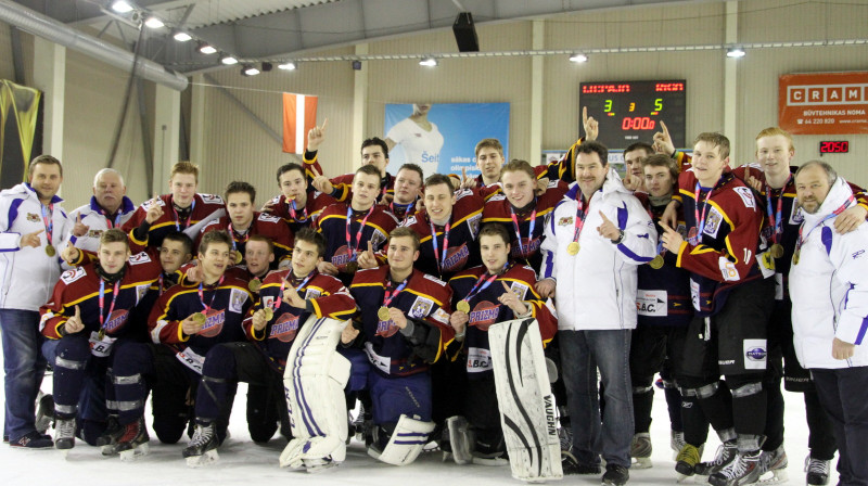 Rīgas komanda uzvar Latvijas III ziemas Olimpiādes hokeja turnīrā
Foto: Juris Kalniņš