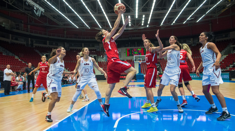 No kreisās: Ieva Krastiņa, Anete Jēkabsone-Žogota, Kristīne Vītola un Dita Rozenberga.
Foto: :CBF/Vaclav Mudra