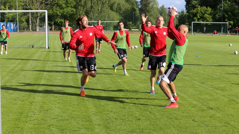 Latvijas futbola izlase treniņā Slokā
Foto: Latvijas Futbola federācija